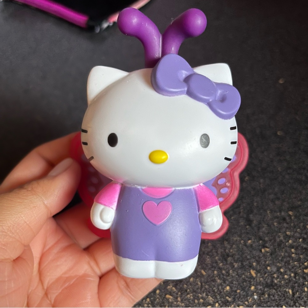 Hello Kitty Bundle - Picture 4 of 9